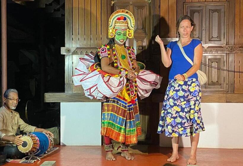 אתר נופש Palmdale Heritage