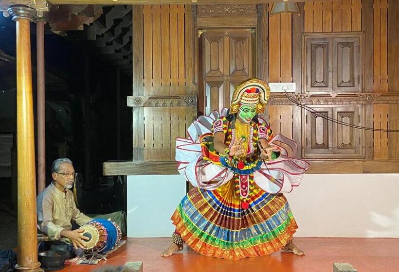 منتجع Palmdale Heritage