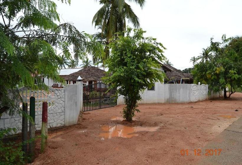 리조트 Shan Guest And Restaurant Nilaveli