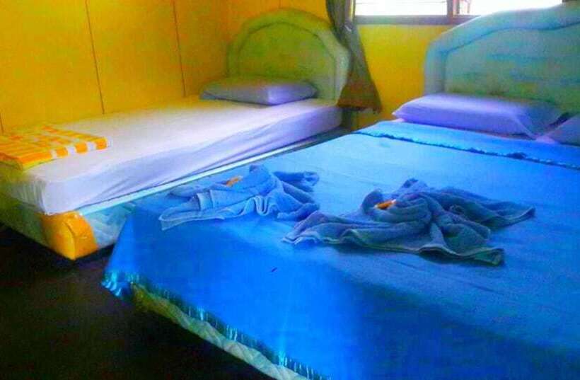 Sukau Backpackers B&b