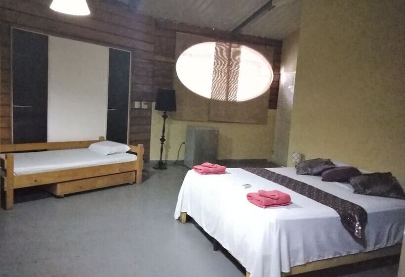 Tuanis B&b Tamarindo