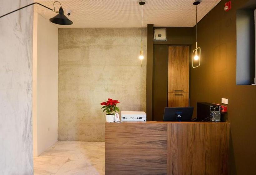 Urbanista Hotel & Bar