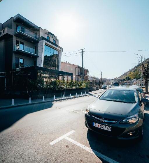 Urbanista Hotel & Bar