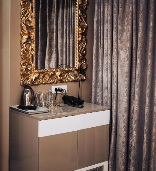 Urbanista Hotel & Bar