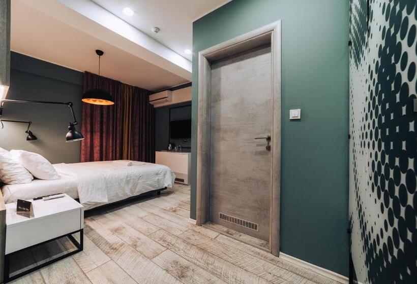 Urbanista Hotel & Bar