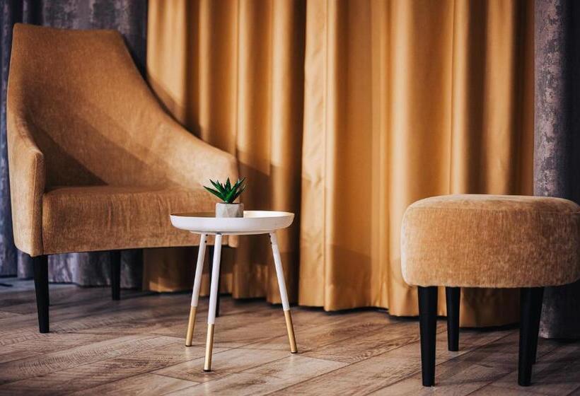 Urbanista Hotel & Bar