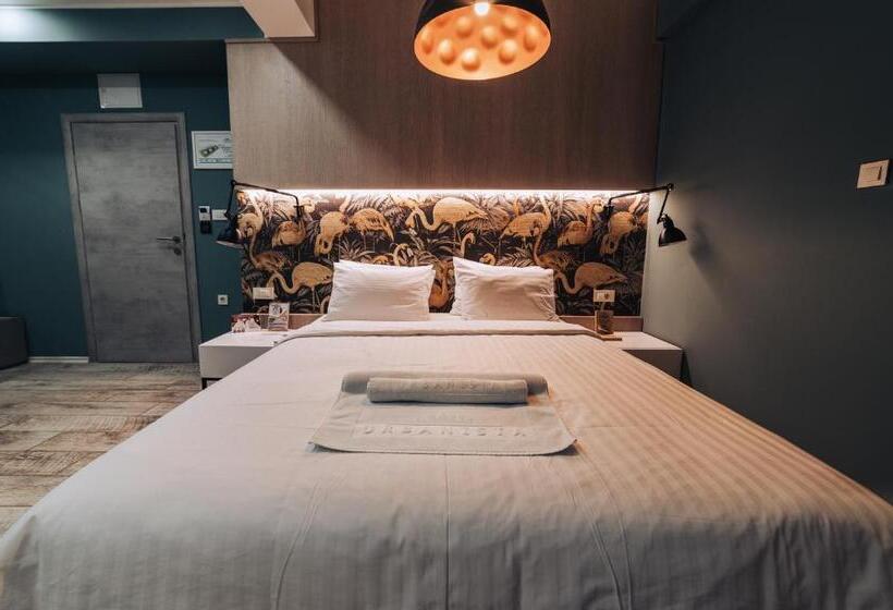Urbanista Hotel & Bar