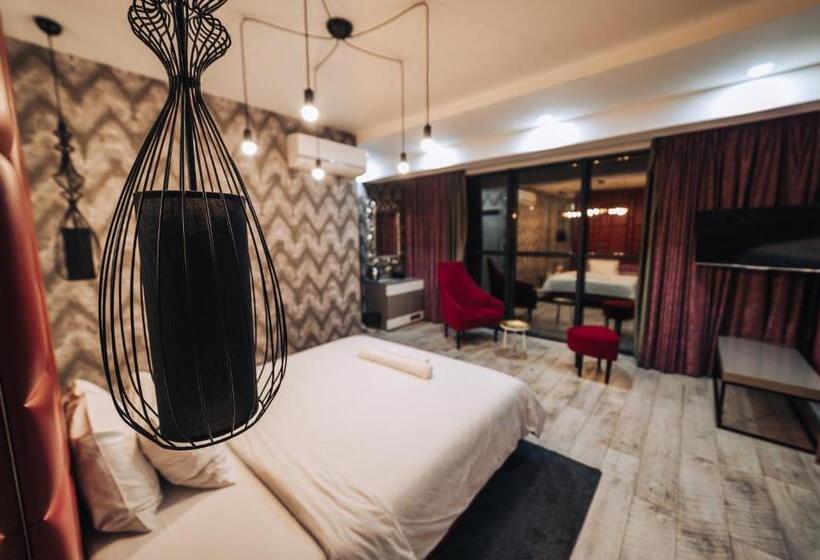 Urbanista Hotel & Bar