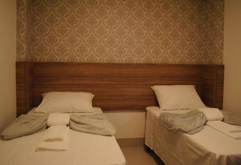 הוסטל Serra Linda