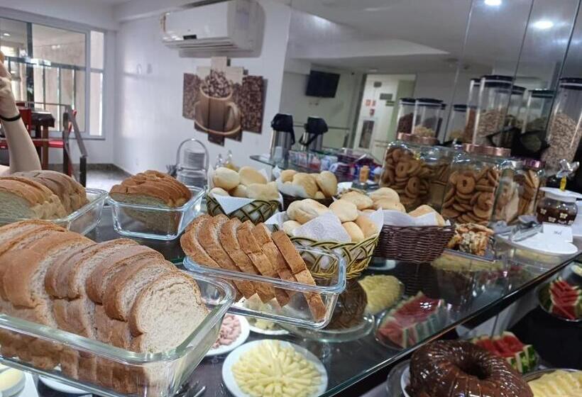 הוסטל Serra Linda