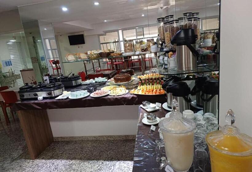 הוסטל Serra Linda