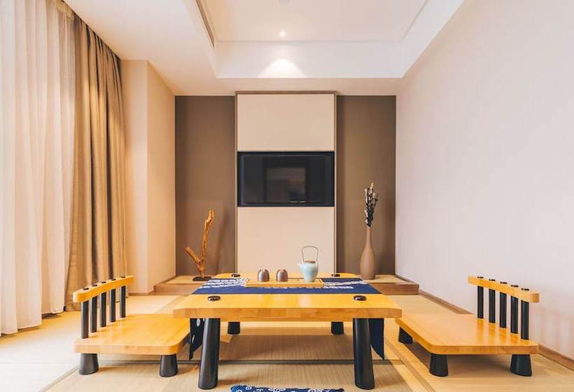 Atour Hotel Yantai South Station Yingchun Street