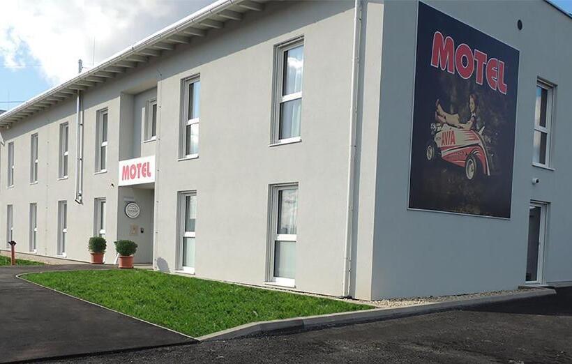 ベッドアンドブレックファースト Avia Motel Bisamberg