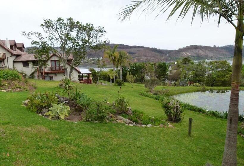 تختخواب و صبحانه Fish Eagle Lodge