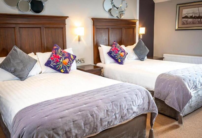 צימר Nevins Newfield Inn Ltd