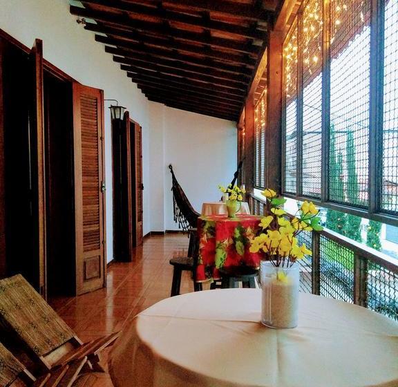 Flor De Lis Hostel