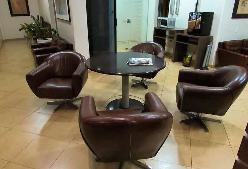 Отель Dourados Center