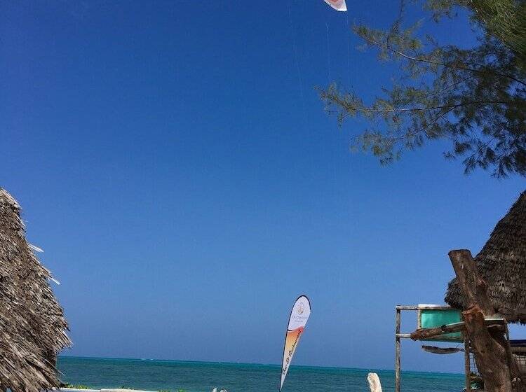 בית מלון כפרי Driftwood Beach Lodge