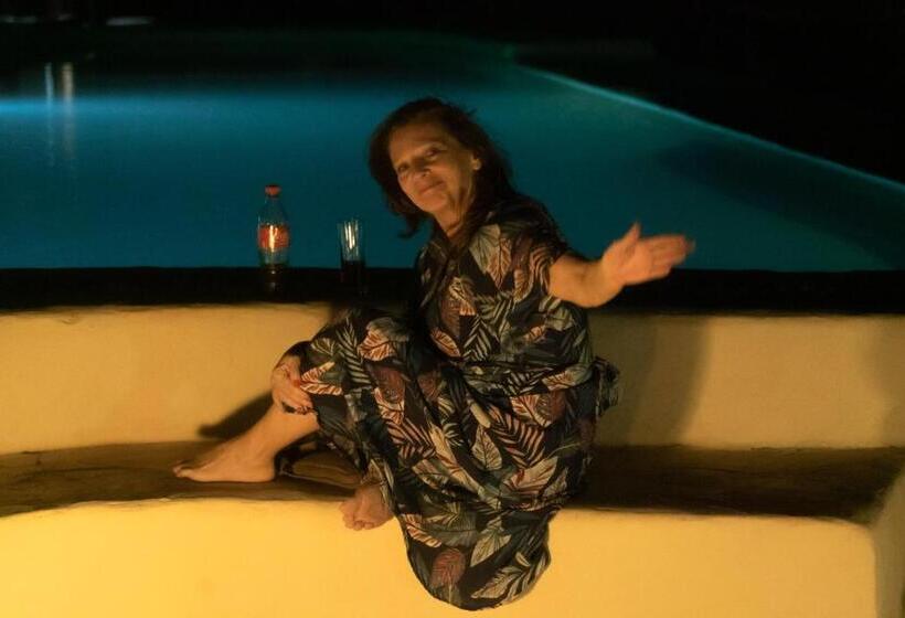 בית מלון כפרי Driftwood Beach Lodge