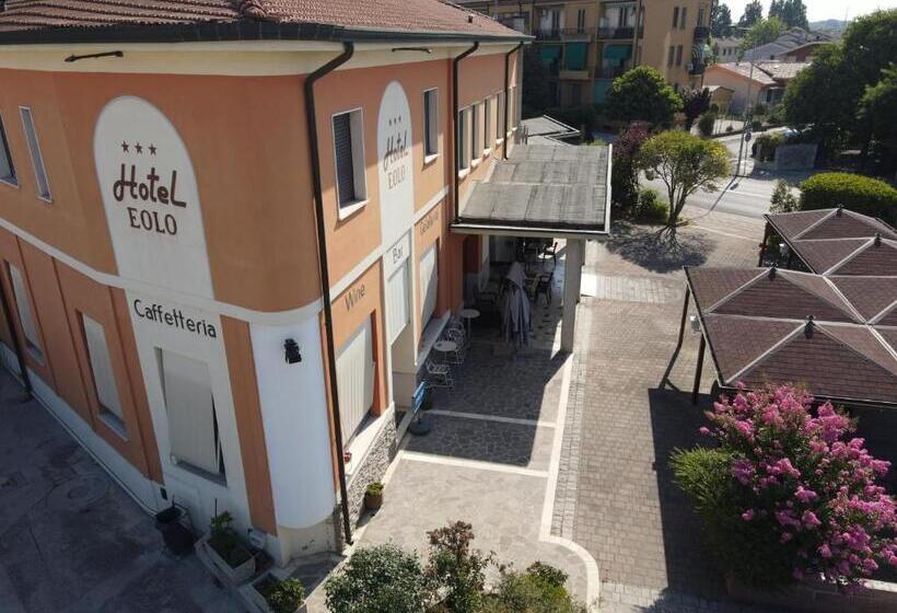 فندق Eolo