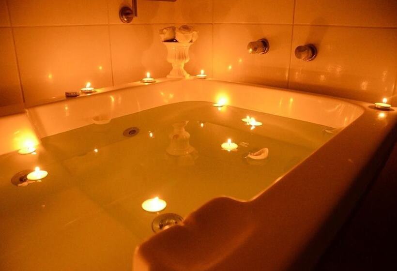 Отель Flamboyant