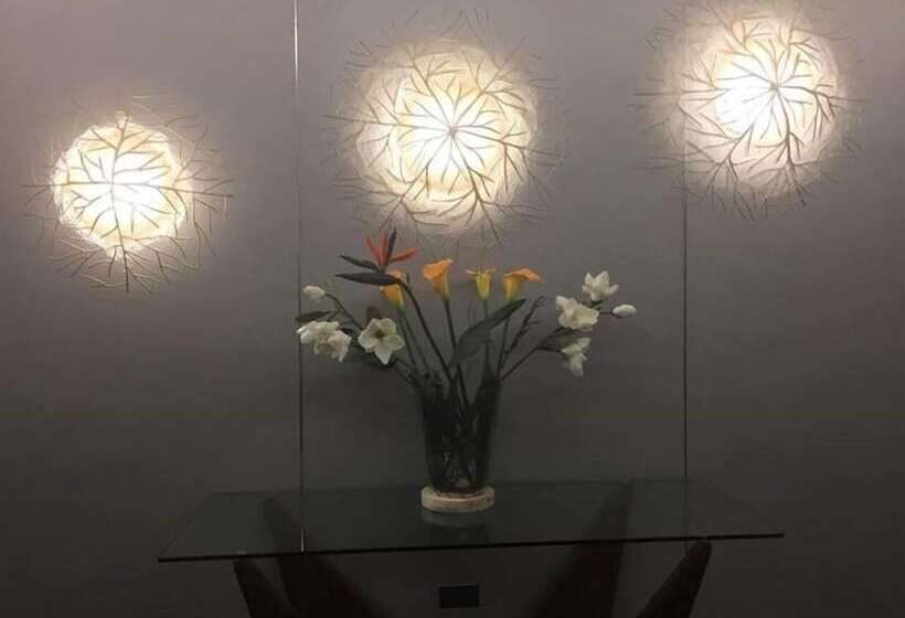 هتل Goldberry Lite