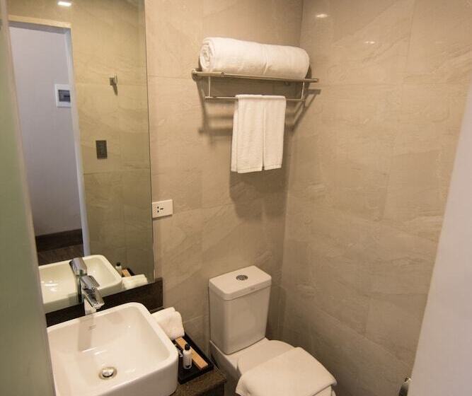 هتل Goldberry Lite