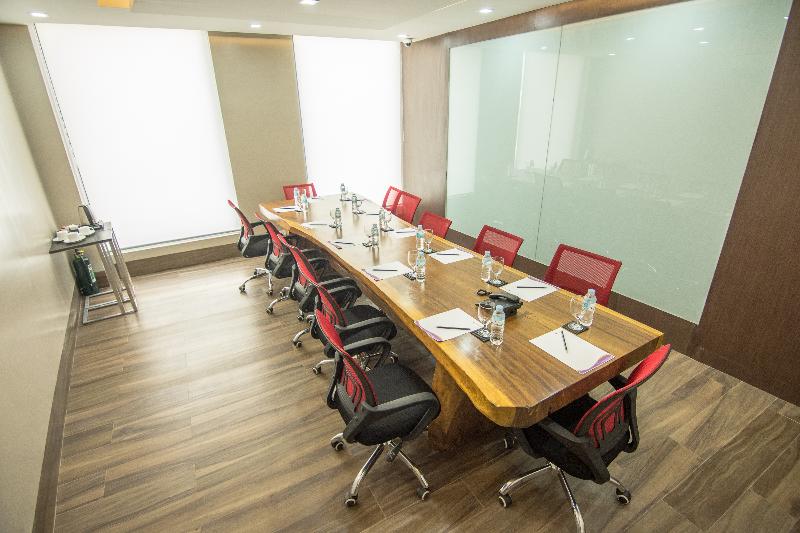 هتل Goldberry Lite