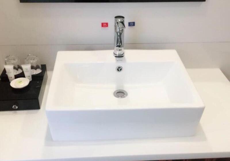 호텔 Greentree Alliance Dali Xiaguan Area Jianshe Road Tai An Metro