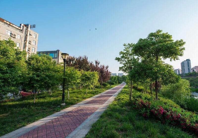 Отель Greentree Inn Wuhu Fanchang County Anding Road