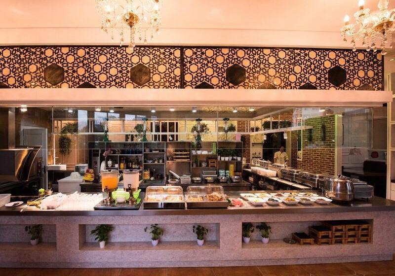 Отель Greentree Inn Wuhu Fanchang County Anding Road