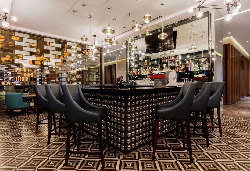 ホテル Hilton Garden Inn Salamanca