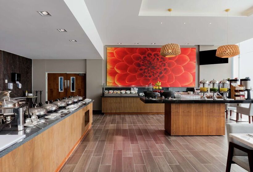 ホテル Hilton Garden Inn Salamanca