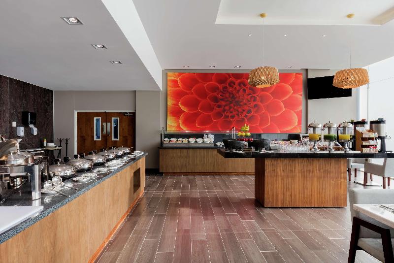 ホテル Hilton Garden Inn Salamanca