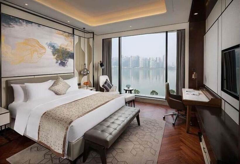 Отель Howard Johnson Yacht Club