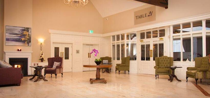 בית מלון כפרי Longcourt House