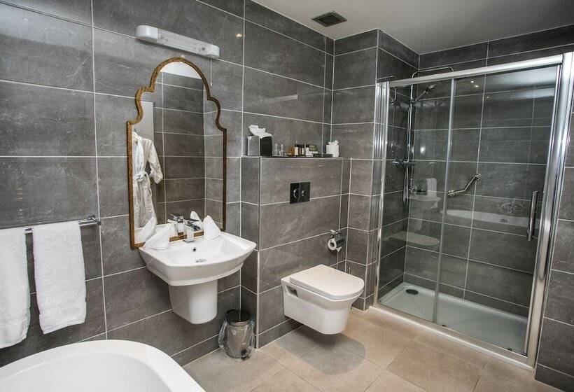 בית מלון כפרי Longcourt House