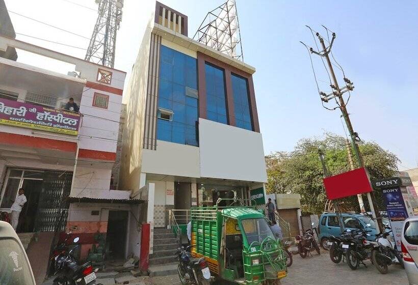 酒店 Oyo 13475 Kn Plaza