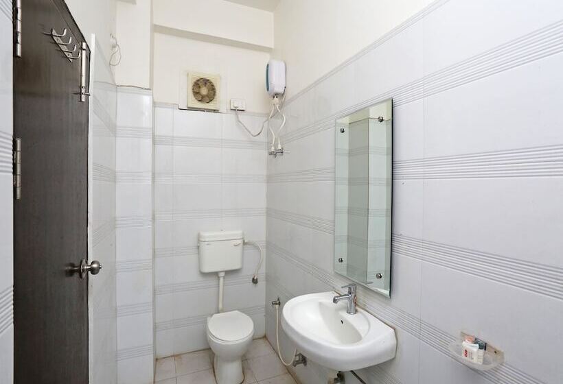 酒店 Oyo 13475 Kn Plaza