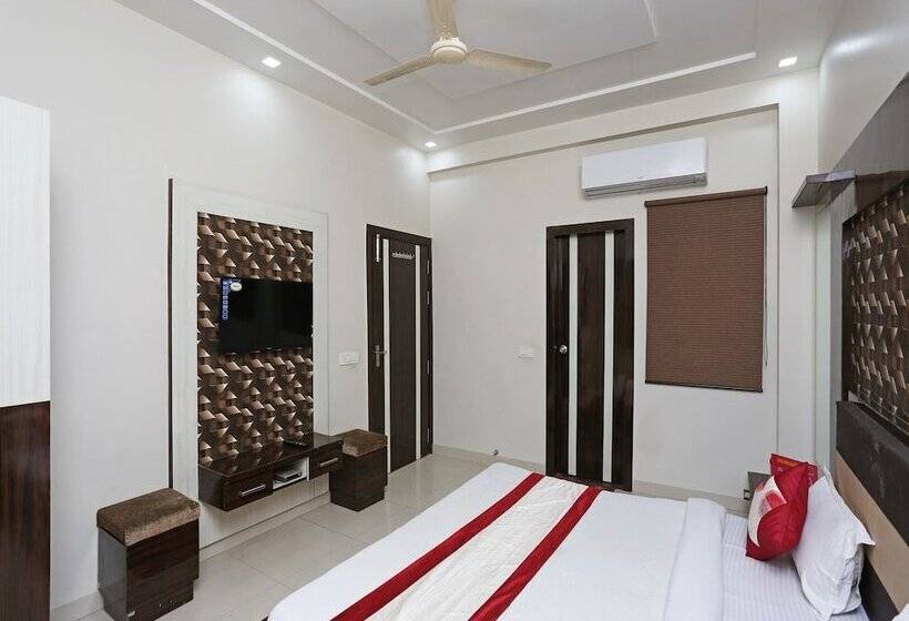 酒店 Oyo 13475 Kn Plaza