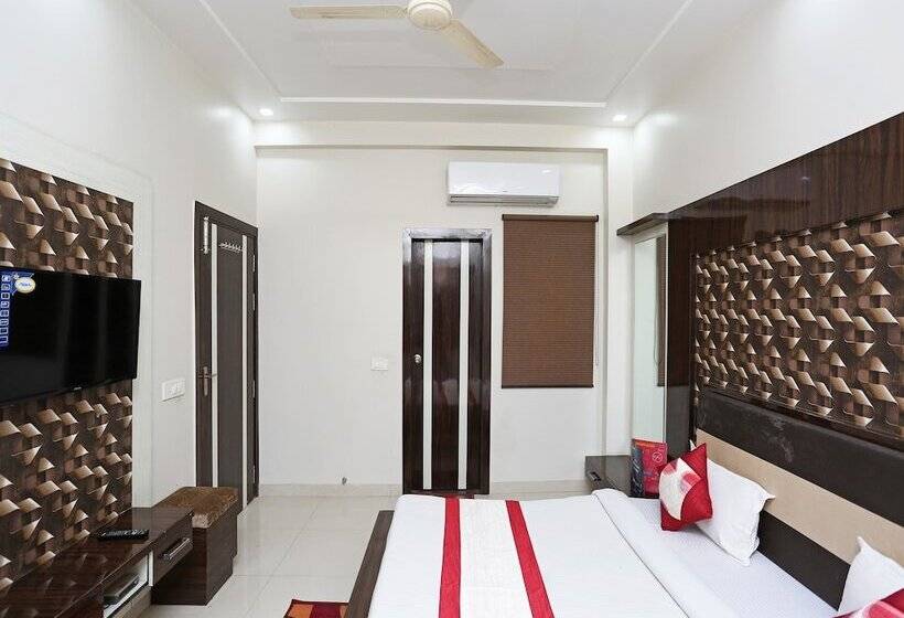 酒店 Oyo 13475 Kn Plaza