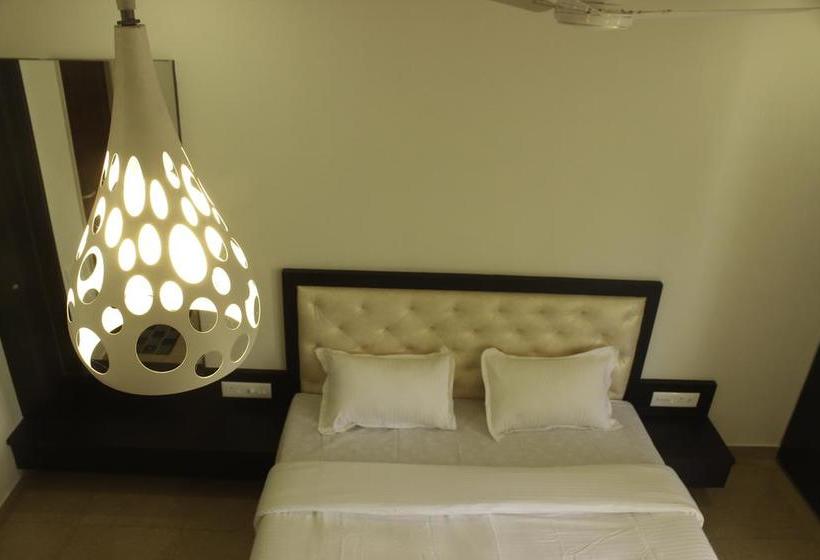 Hotel Oyo 9714 Home Pool View 1 Bhk Siolim