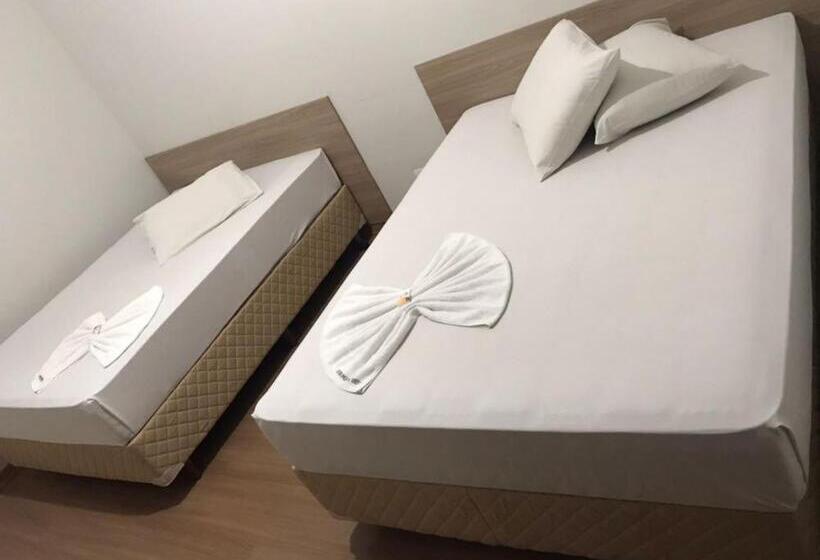 בית מלון כפרי Rota Hoteis Uberlandia