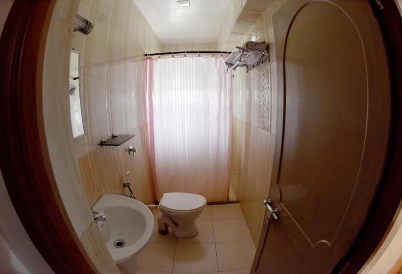 فندق Sharada International