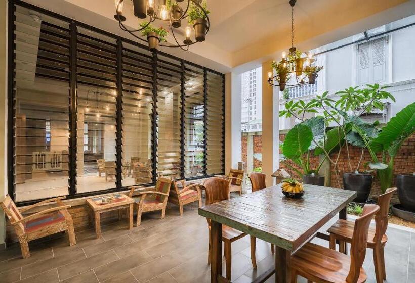 Treasures Hotel And Suites