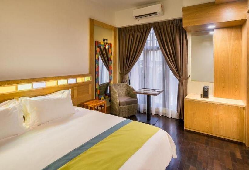 Treasures Hotel And Suites