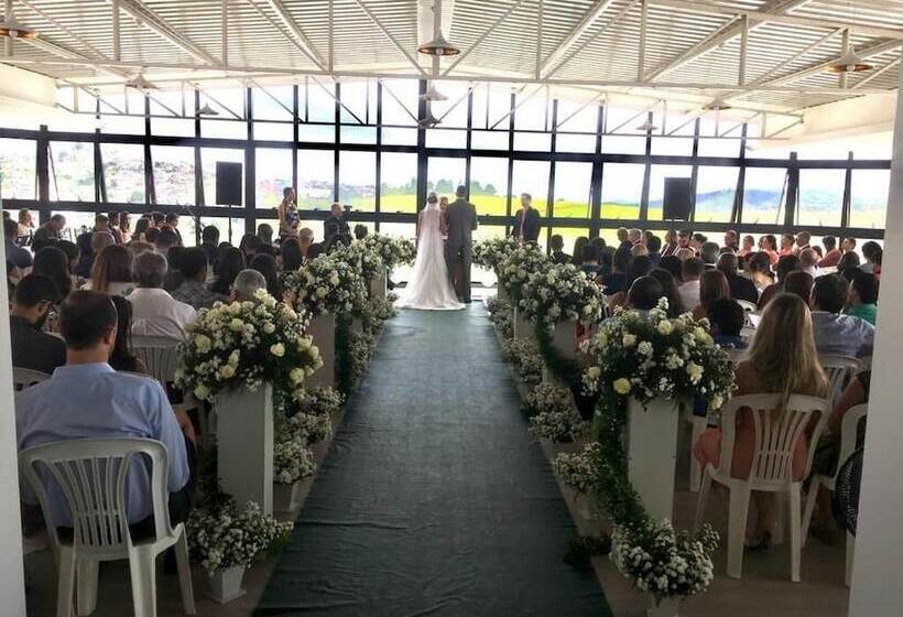 Отель Village Plaza