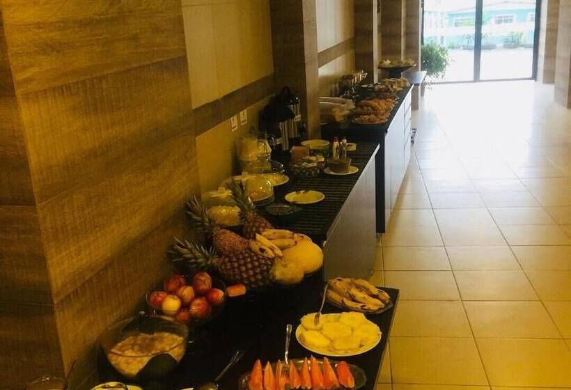 Отель Village Plaza