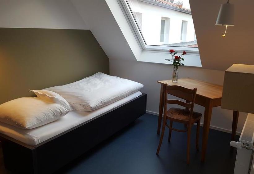 ホテル Seminar & Gästehaus Burghof Stauf