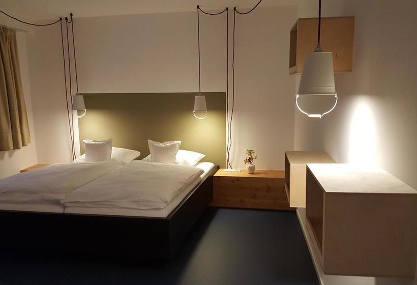 호텔 Seminar & Gästehaus Burghof Stauf